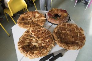 Les maternelles font et dégustent des galettes des rois