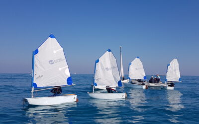 Compétition départementale de voile à Antibes